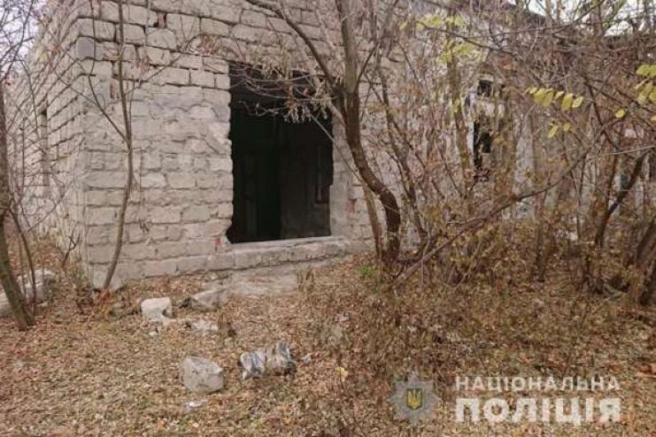 14-річна школярка врятувала покинутого на руїнах заводу новонародженого хлопчика (відео)